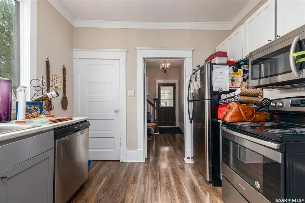 1059 Willow Avenue Moose Jaw SK S6H 1G5