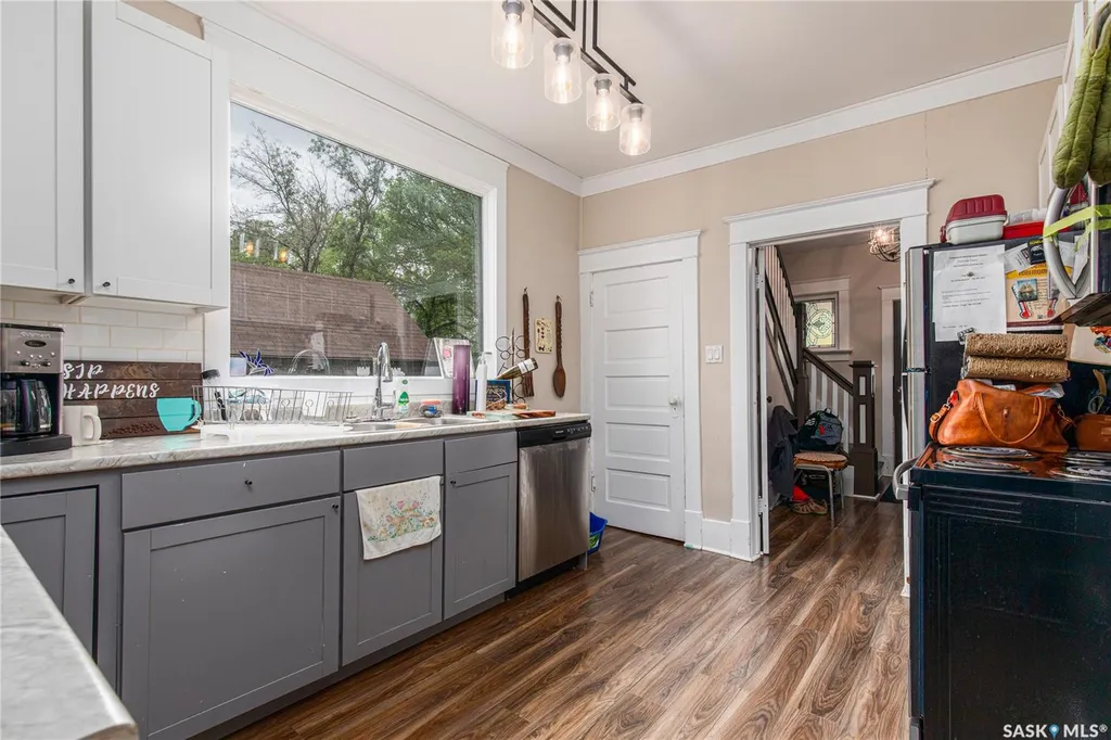 1059 Willow Avenue Moose Jaw SK S6H 1G5