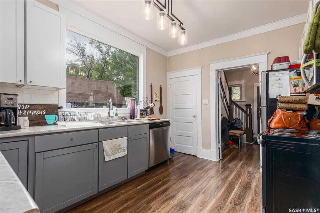 1059 Willow Avenue Moose Jaw SK S6H 1G5