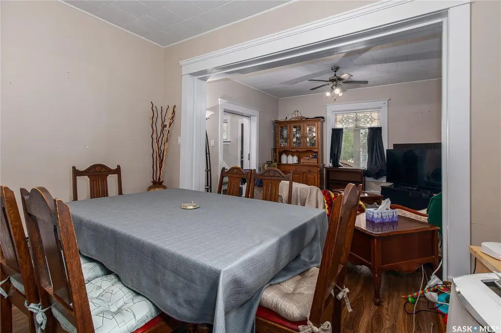 1059 Willow Avenue Moose Jaw SK S6H 1G5