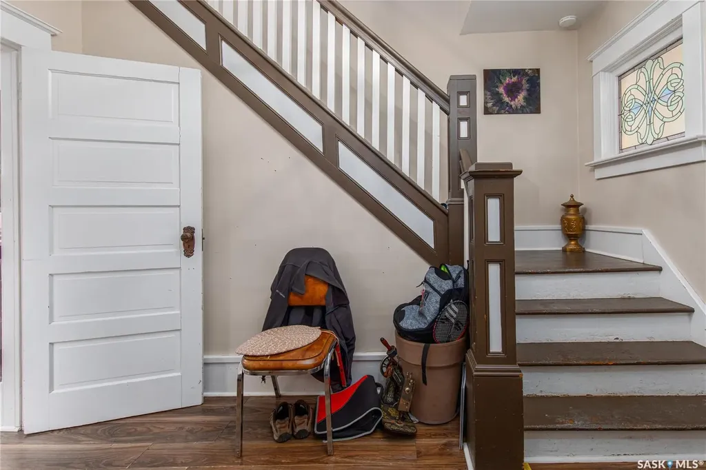1059 Willow Avenue Moose Jaw SK S6H 1G5