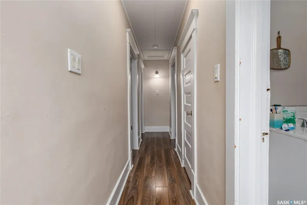 1059 Willow Avenue Moose Jaw SK S6H 1G5