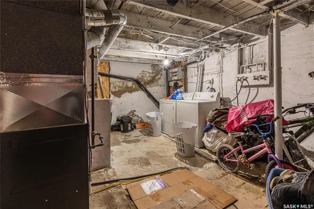1059 Willow Avenue Moose Jaw SK S6H 1G5