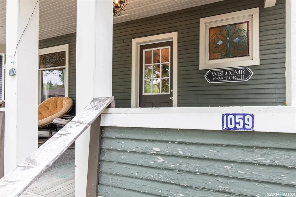 1059 Willow Avenue Moose Jaw SK S6H 1G5