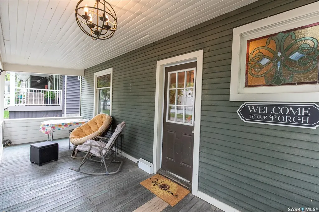 1059 Willow Avenue Moose Jaw SK S6H 1G5
