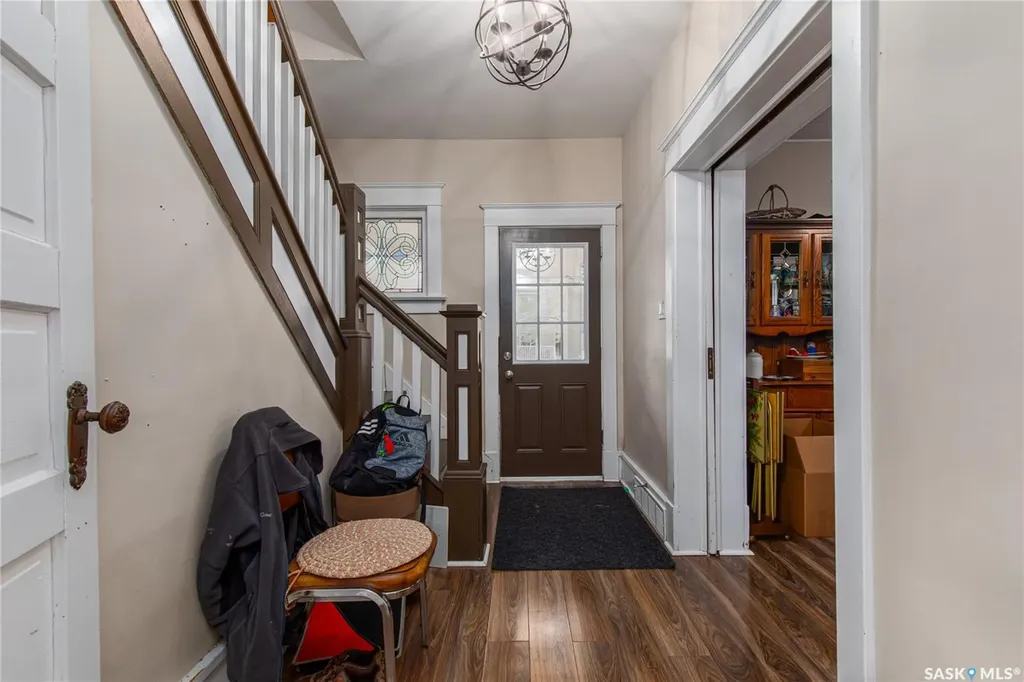 1059 Willow Avenue Moose Jaw SK S6H 1G5