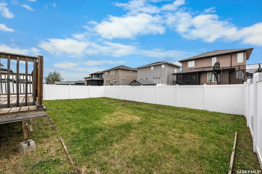 1640 Maple Rose Crescent N Regina SK S4X 0J6