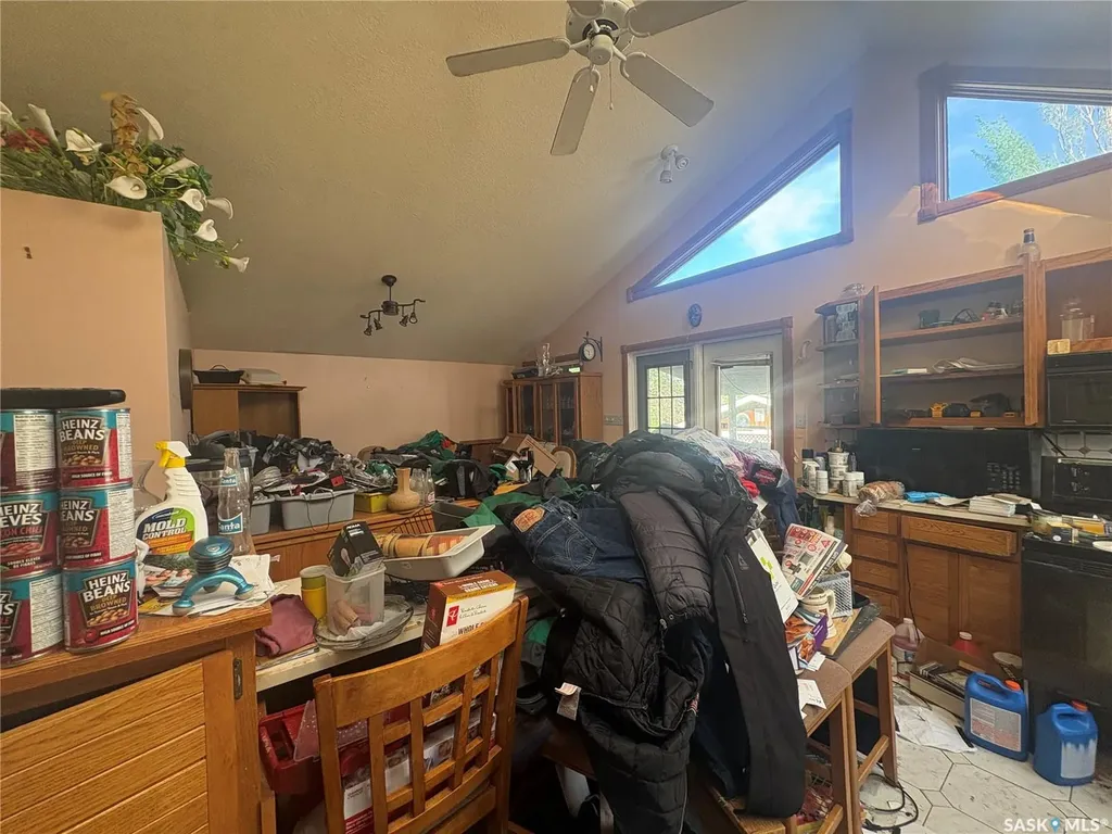 7 Charles Crescent Regina SK S4T 5X3