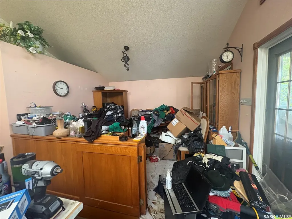 7 Charles Crescent Regina SK S4T 5X3