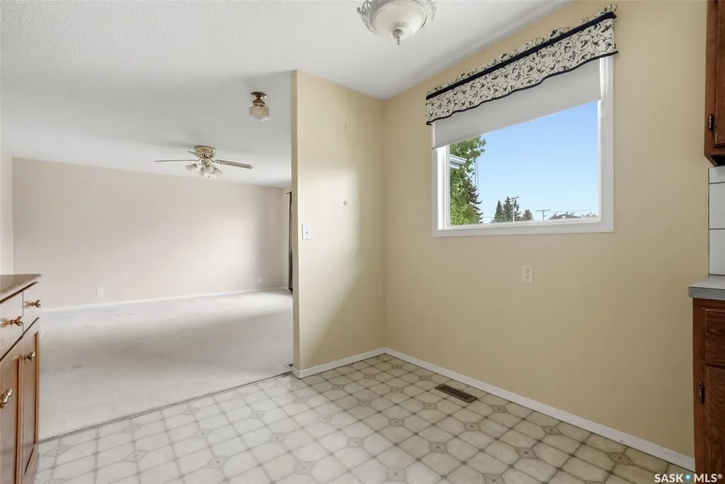 204 1st Avenue Vibank SK S0G 4Y0