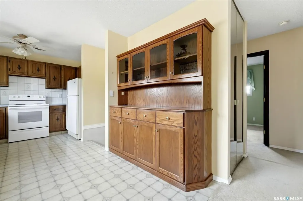 204 1st Avenue Vibank SK S0G 4Y0