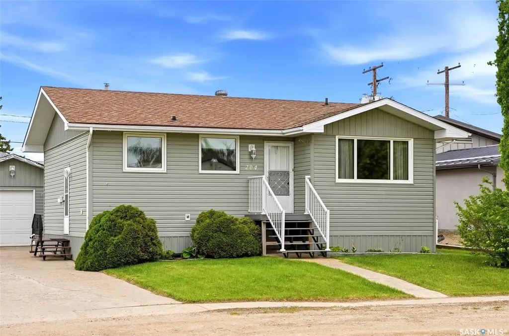 204 1st Avenue Vibank SK S0G 4Y0