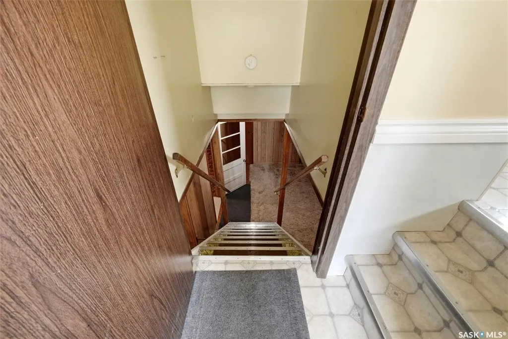 204 1st Avenue Vibank SK S0G 4Y0