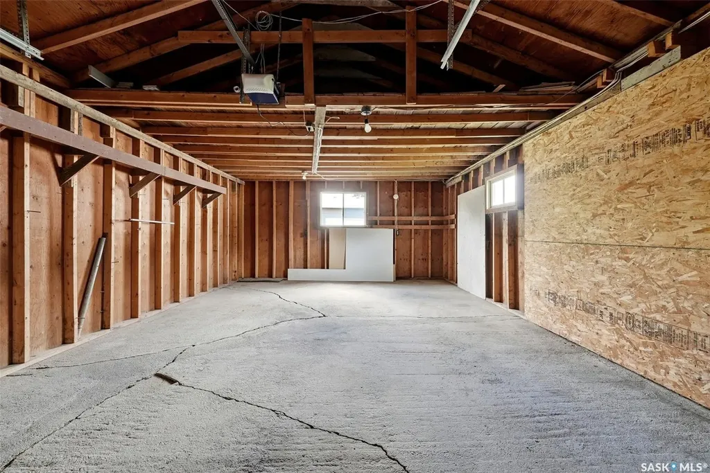 204 1st Avenue Vibank SK S0G 4Y0