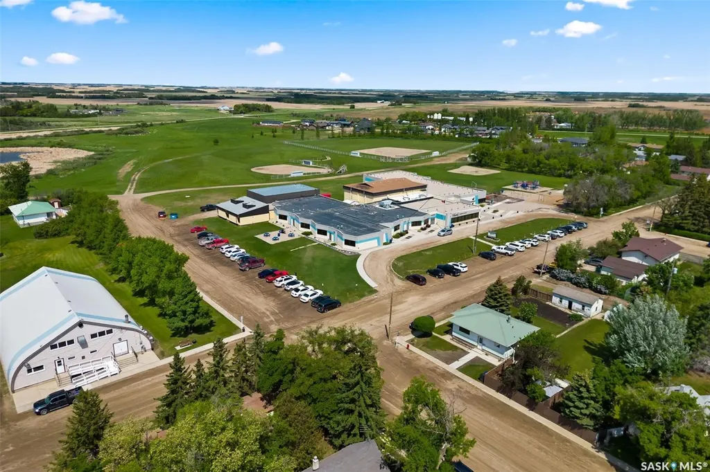 204 1st Avenue Vibank SK S0G 4Y0
