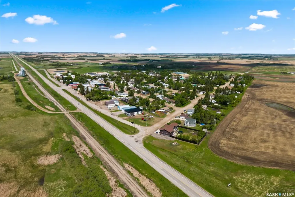 204 1st Avenue Vibank SK S0G 4Y0