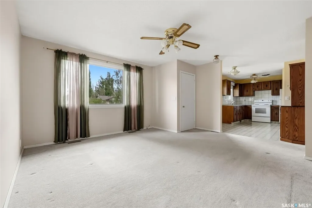 204 1st Avenue Vibank SK S0G 4Y0