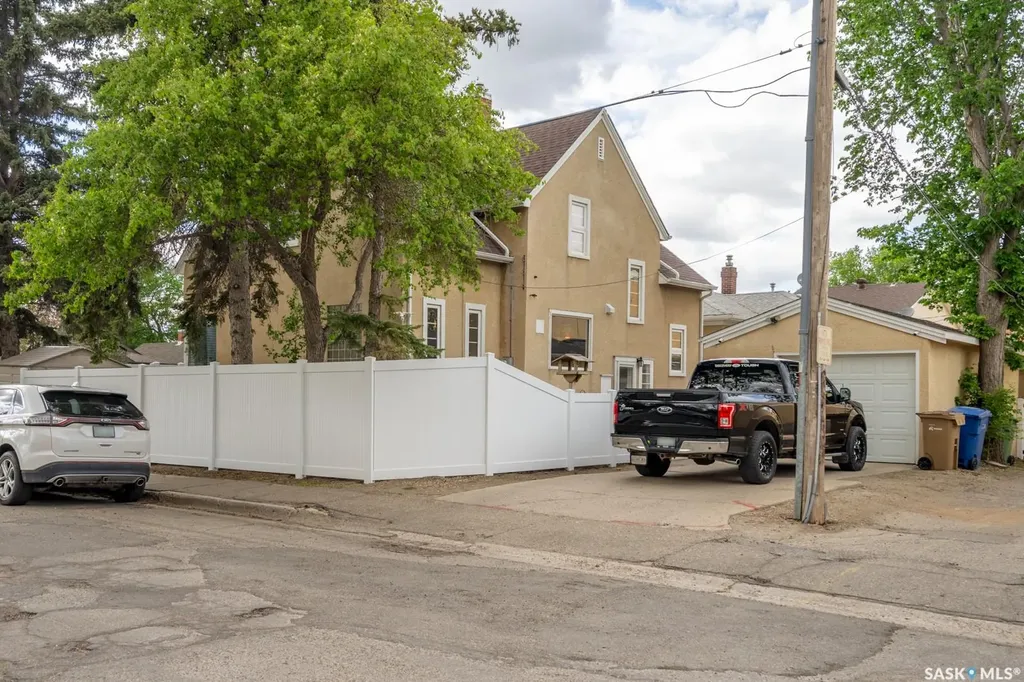 2075 Quebec Street Regina SK S4P 1K1