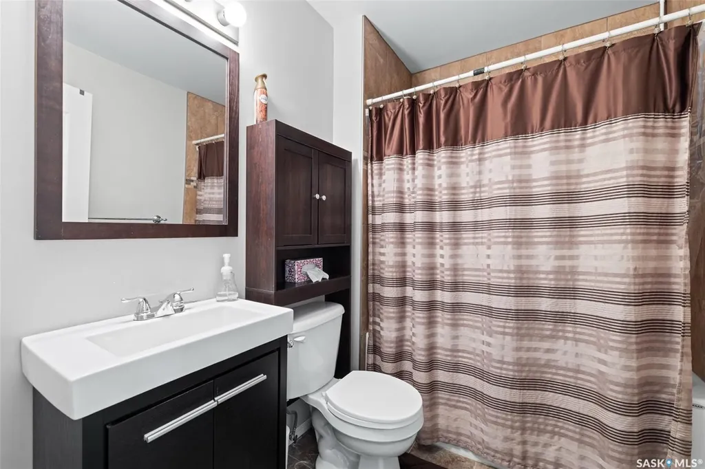 33 Merritt Crescent Regina SK S4T 5Y1