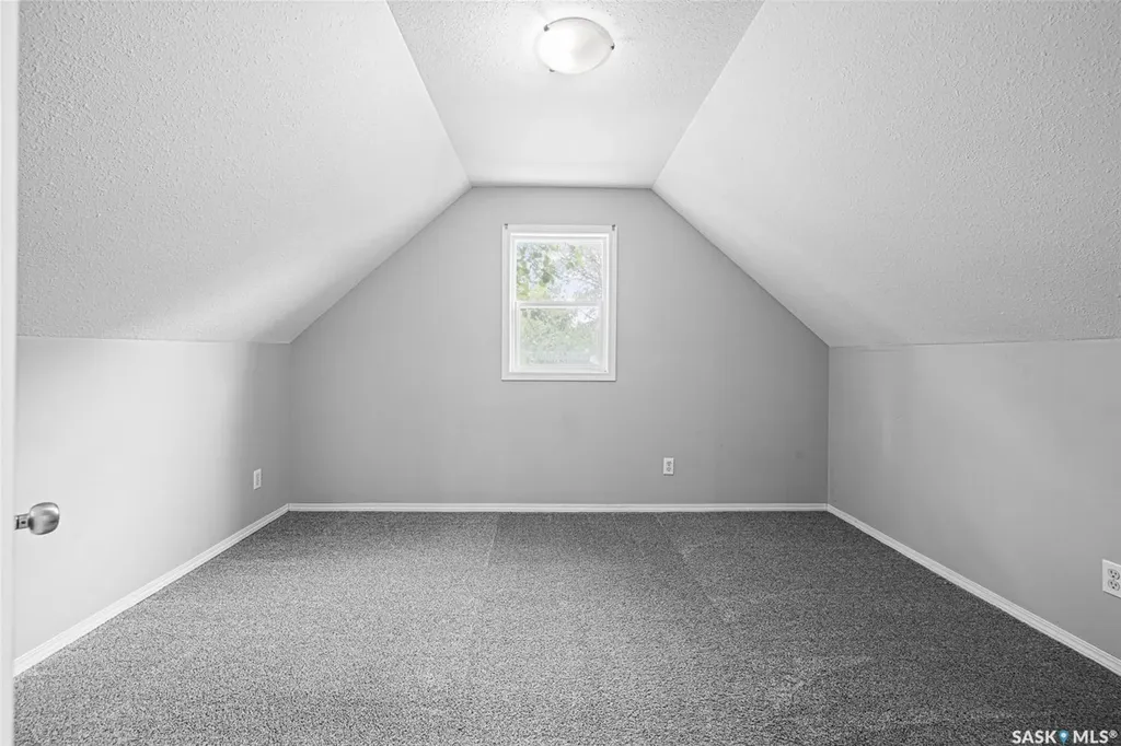 33 Merritt Crescent Regina SK S4T 5Y1