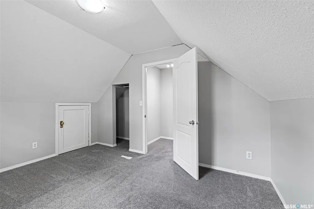 33 Merritt Crescent Regina SK S4T 5Y1