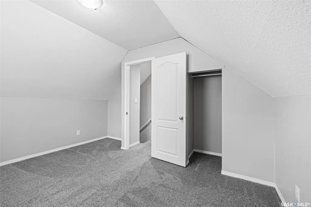 33 Merritt Crescent Regina SK S4T 5Y1