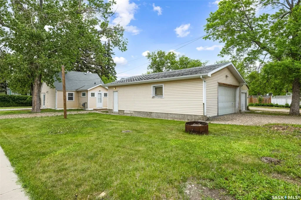 33 Merritt Crescent Regina SK S4T 5Y1