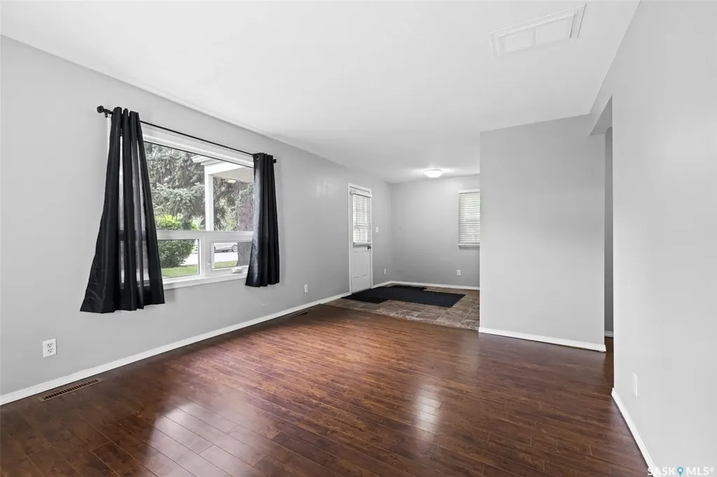 33 Merritt Crescent Regina SK S4T 5Y1