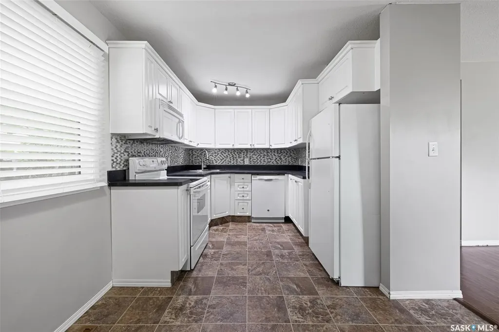 33 Merritt Crescent Regina SK S4T 5Y1