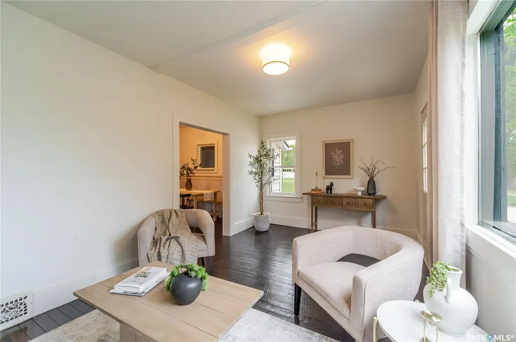 1102 Iroquois Street W Moose Jaw SK S6H 5B9