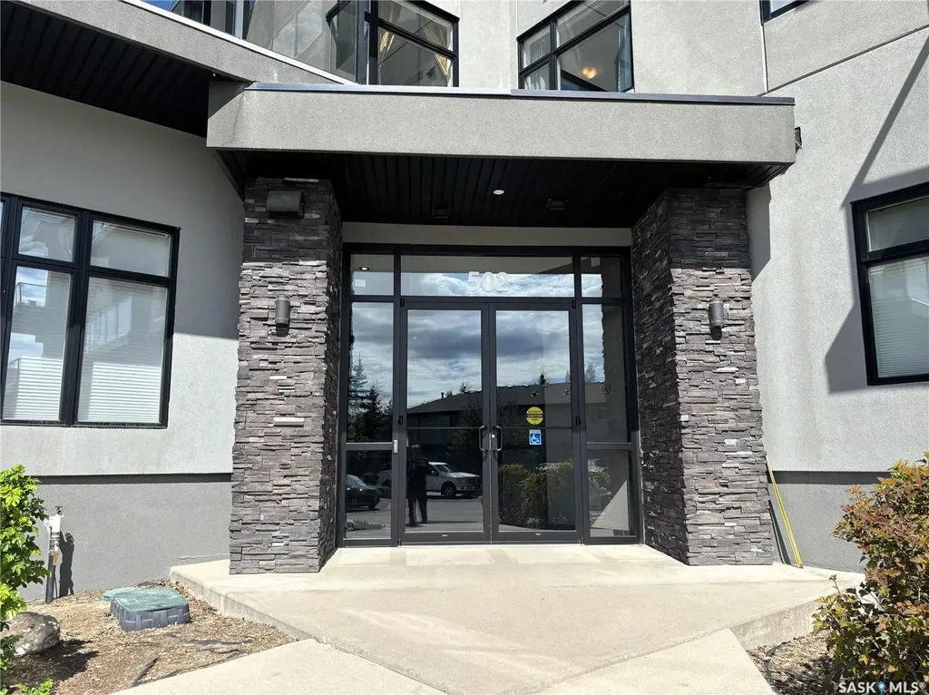 216-502 Perehudoff Crescent Saskatoon SK S7N 4H6