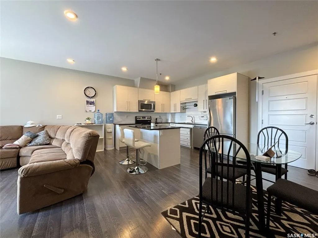 216-502 Perehudoff Crescent Saskatoon SK S7N 4H6