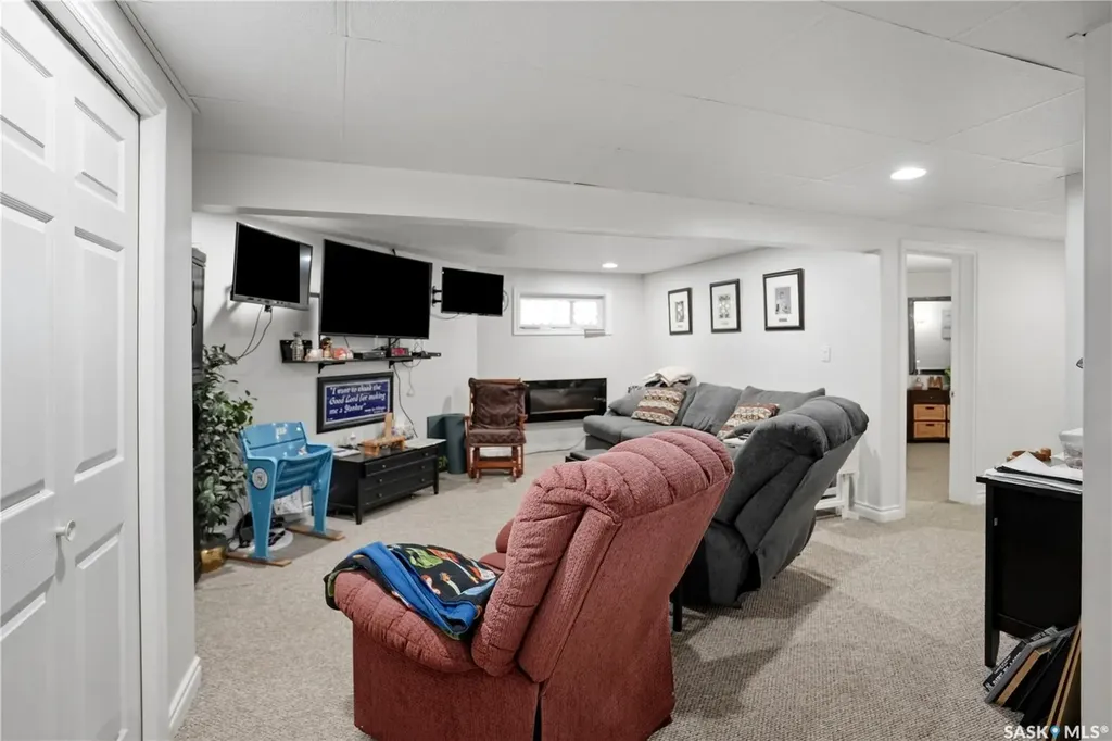 640 Beach Avenue Meota SK S0M 1X0
