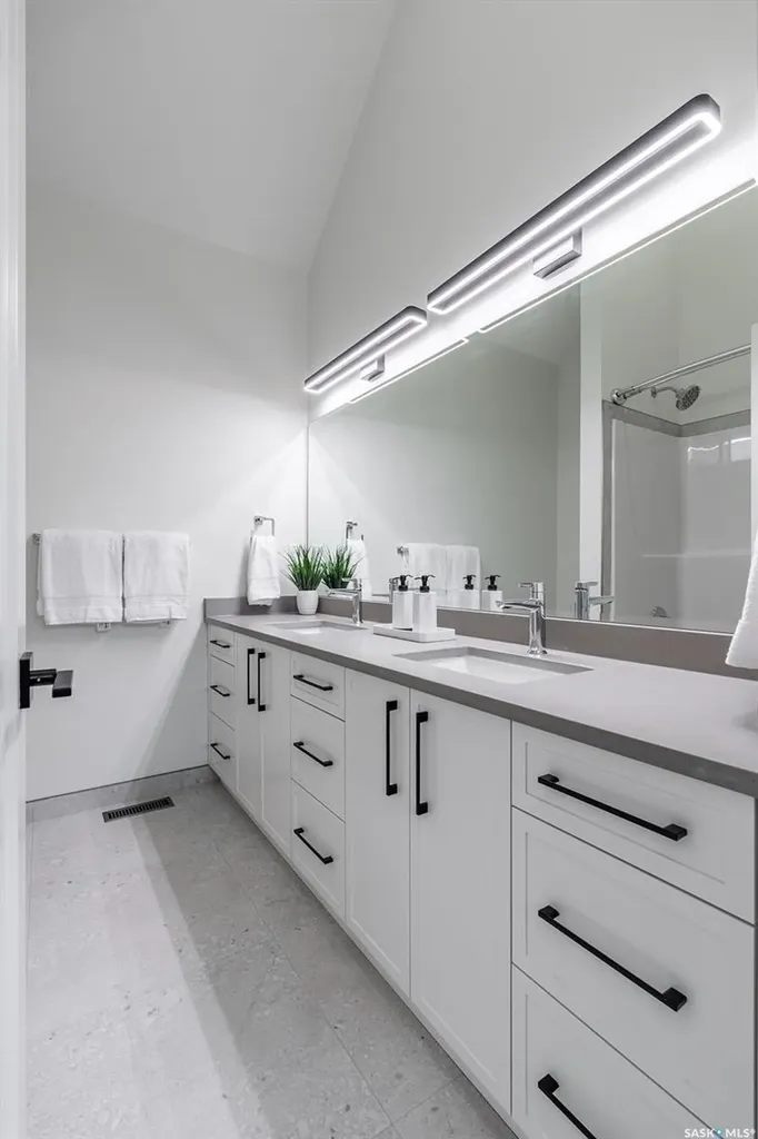 1139 13th Street E Saskatoon SK S7H 0B8