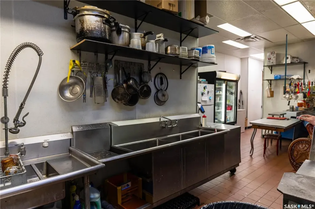 622 Circle Drive E Saskatoon SK S7K 0T9