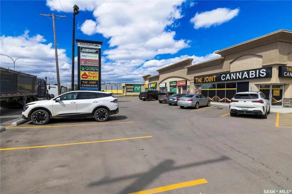 622 Circle Drive E Saskatoon SK S7K 0T9