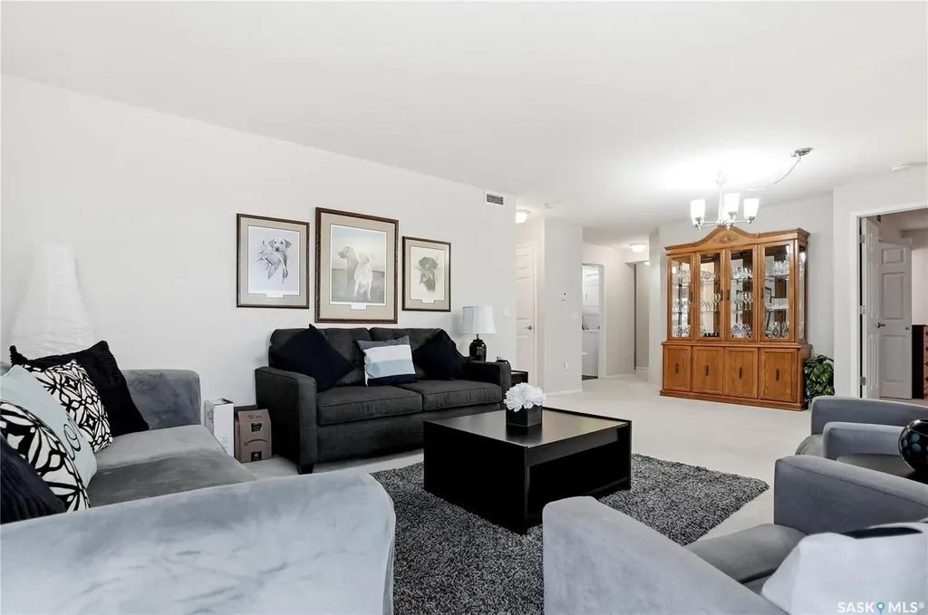 1735 Mckercher Drive Saskatoon SK S7H 5N6
