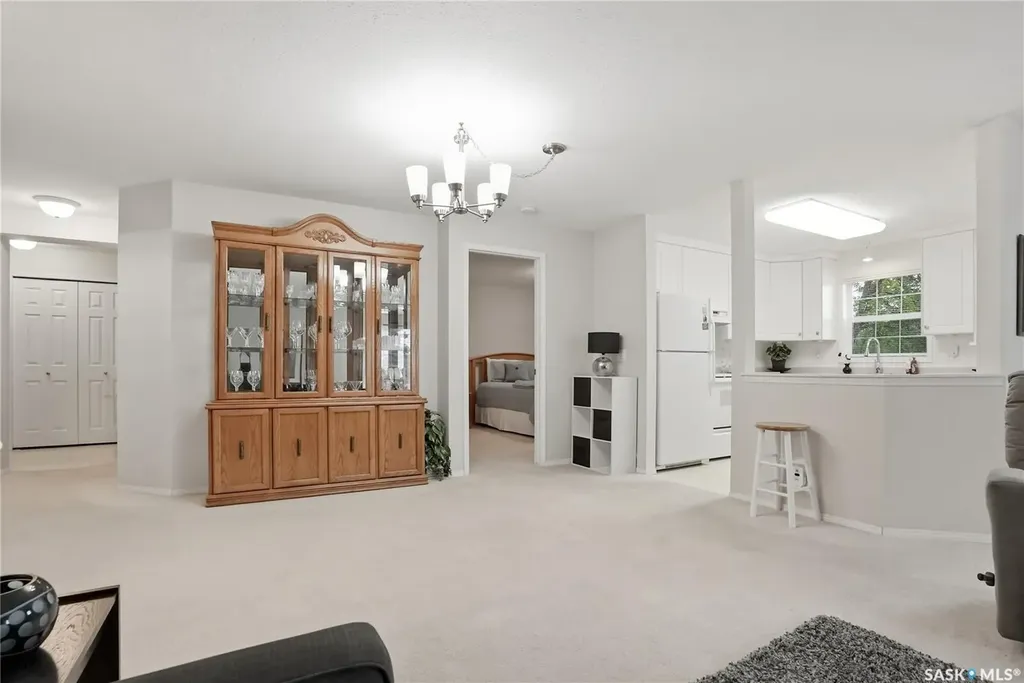 1735 Mckercher Drive Saskatoon SK S7H 5N6