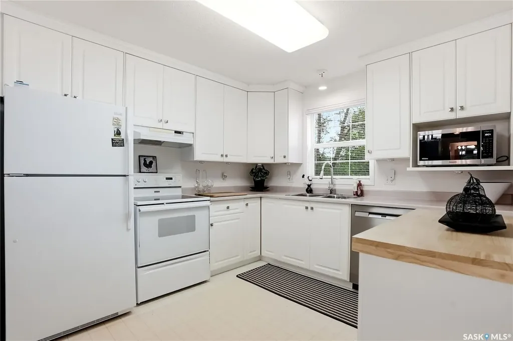 1735 Mckercher Drive Saskatoon SK S7H 5N6
