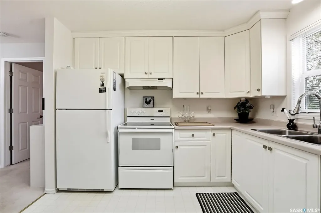 1735 Mckercher Drive Saskatoon SK S7H 5N6