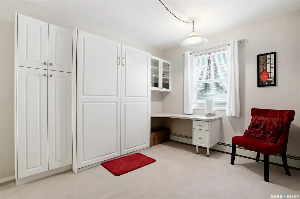 1735 Mckercher Drive Saskatoon SK S7H 5N6