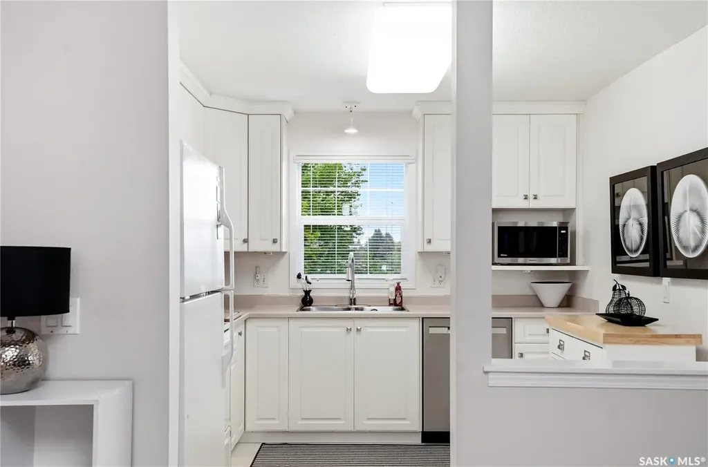 1735 Mckercher Drive Saskatoon SK S7H 5N6
