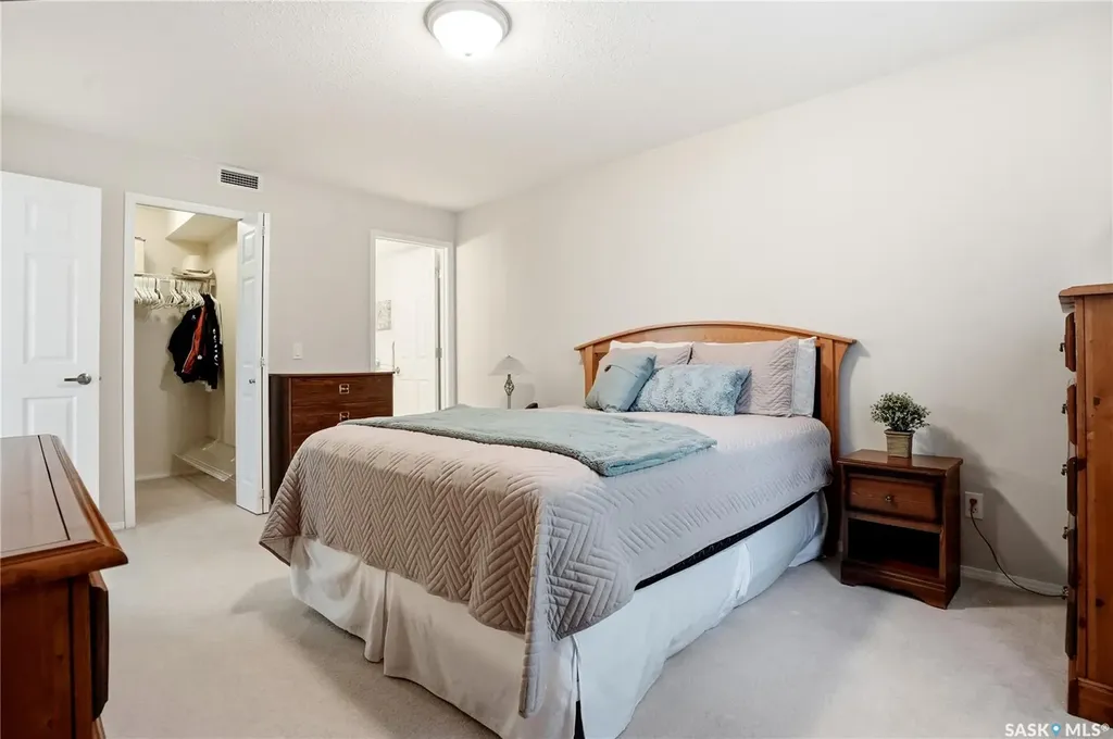 1735 Mckercher Drive Saskatoon SK S7H 5N6