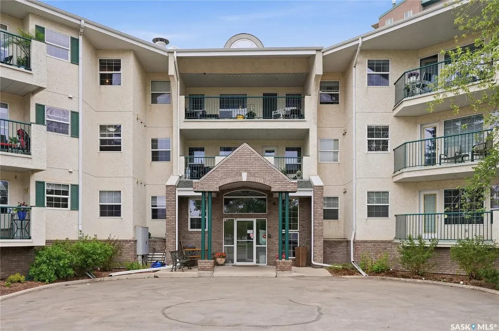 1735 Mckercher Drive Saskatoon SK S7H 5N6