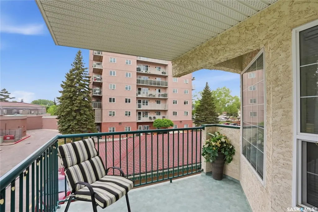 1735 Mckercher Drive Saskatoon SK S7H 5N6
