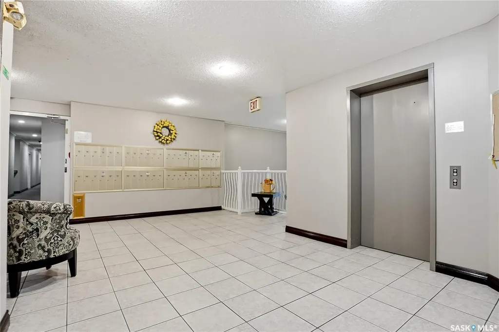1735 Mckercher Drive Saskatoon SK S7H 5N6