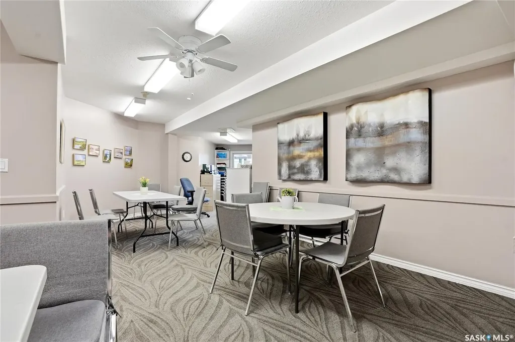 1735 Mckercher Drive Saskatoon SK S7H 5N6