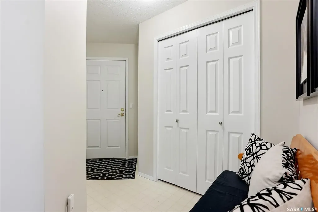 1735 Mckercher Drive Saskatoon SK S7H 5N6