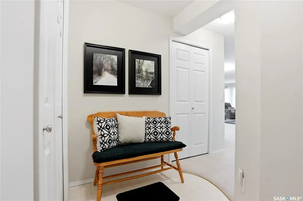 1735 Mckercher Drive Saskatoon SK S7H 5N6
