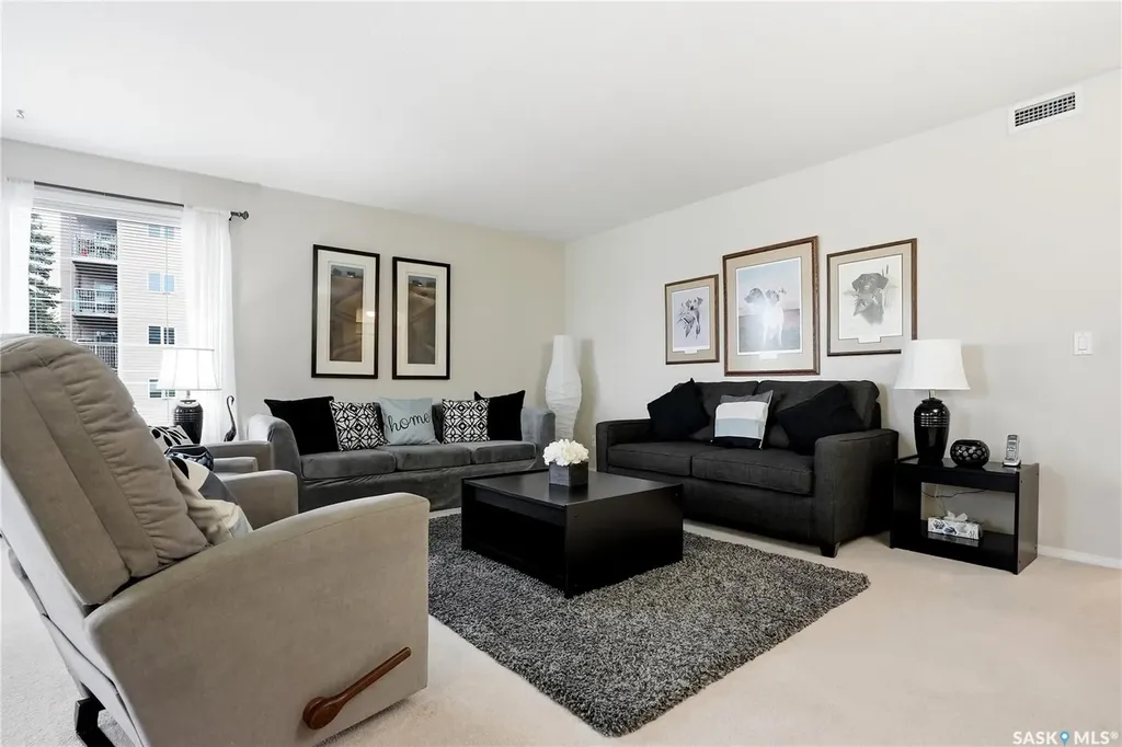 1735 Mckercher Drive Saskatoon SK S7H 5N6